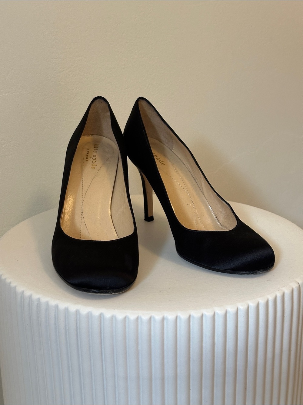 Kate Spade Black Satin Karolina Pump size 7.5